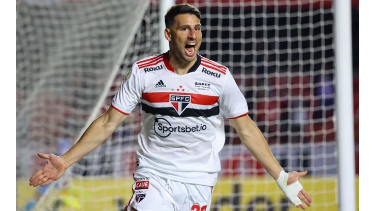 Calleri marcou o gol que deu a vitória para o São Paulo contra o Corinthians (Foto: Marcello Zambrana/AGIF)