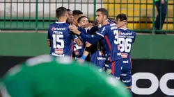 Fortaleza vence a Chape e continua no G4 (Foto: Dinho Zanotto/AGIF)