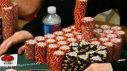 Utilizar a c-bet pode ajudar no castelo de fichas (Foto: Getty images)