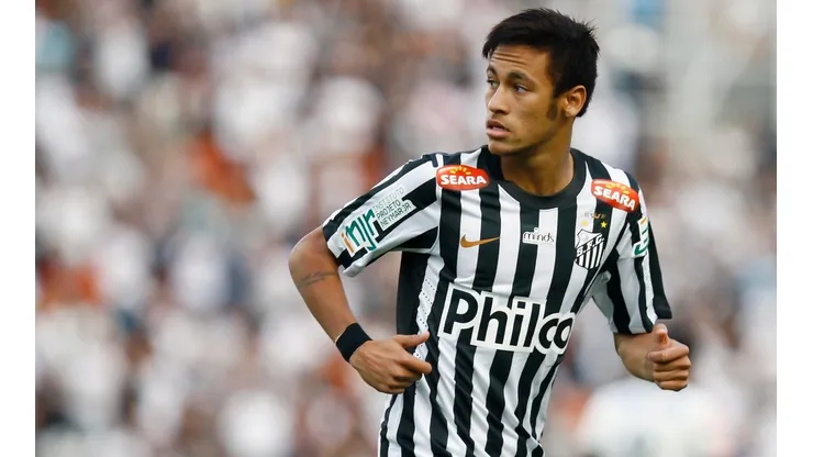 Neymar em jogo contra o Corinthians, em 2013 (Foto: Ricardo Saibun/AGIF)