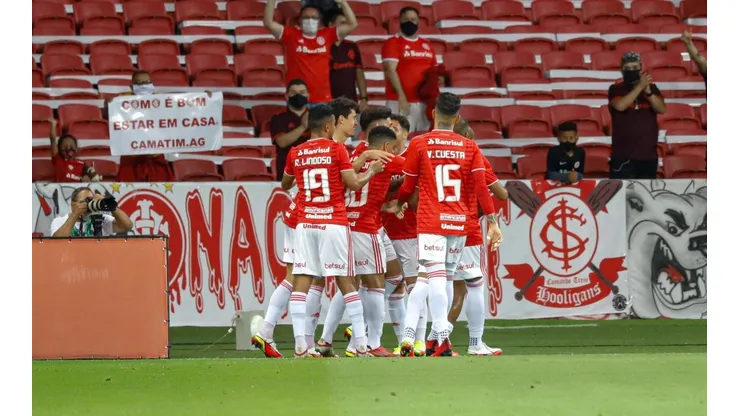 Provável escalação do Internacional contra o Palmeiras. (Foto: Maxi Franzoi/AGIF)