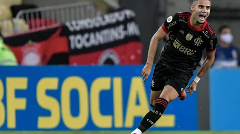 Jogador está no Flamengo emprestado pelo Manchester United, e possui opção de compra | Crédito: Thiago Ribeiro/AGIF