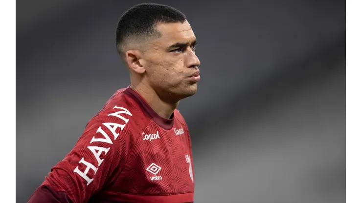 Santos salvou o Athletico várias vezes na Arena Condá (Foto: Getty Images)