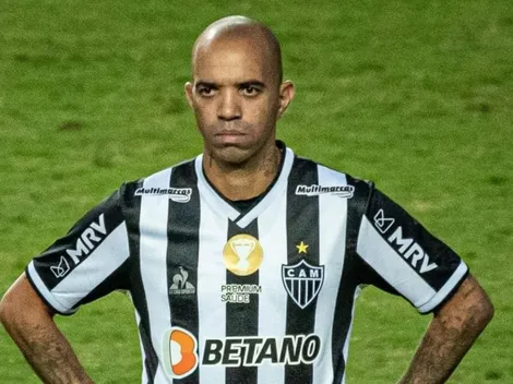 Diego Tardelli pede licença a torcida do Santos para agradecer torcida do Galo