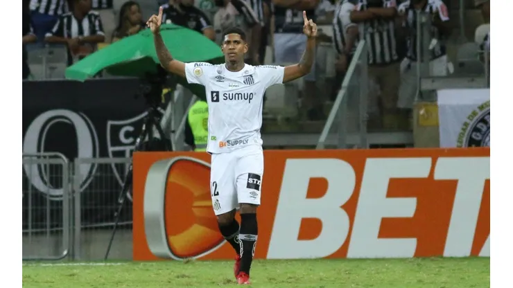 Raniel comemora primeiro gol em mais de um ano e meio com a camisa do Santos (Fernando Moreno/AGIF)