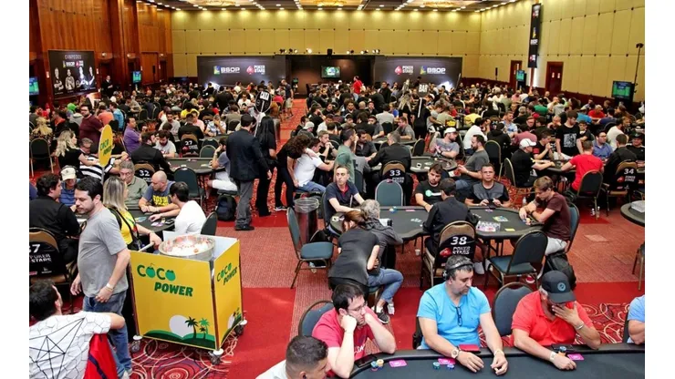 Para engatar com confiança em torneio como o BSOP é preciso estudar (Foto: Divulgação BSOP)
