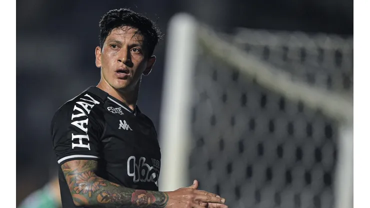 Vasco terá cinco confrontos de "seis pontos" seguidos na Série B (Foto: Thiago Ribeiro/AGIF)