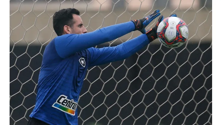 Parado desde setembro, Gatito pode voltar contra Brusque ou Goiás (Foto: Vitor Silva/Botafogo)