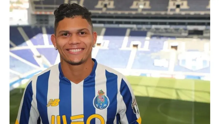 Presidente do Porto se pronunciou sobre a situação envolvendo a transferência de Evanílson (Foto: Reprodução)