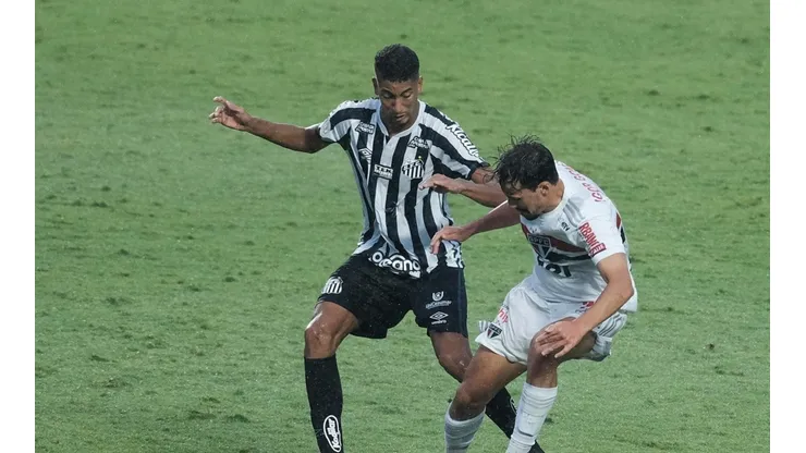 Vinícius Balieiro renova com o Santos; confira novo vínculo. (Foto: Marcello Zambrana/AGIF)
