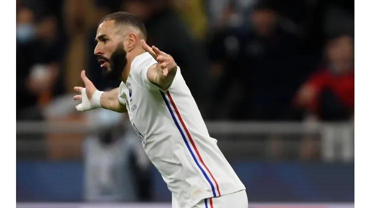 Benzema comemora gol pela França na final da Nations League contra a Espanha (Getty Images)