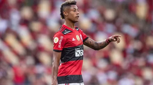 Flamengo confirma lesões de Bruno Henrique e De Arrascaeta (Foto: Thiago Ribeiro/AGIF)