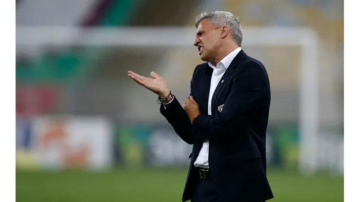 Crespo fala sobre risco do São Paulo ser rebaixado: "Condições de se salvar tranquilamente"