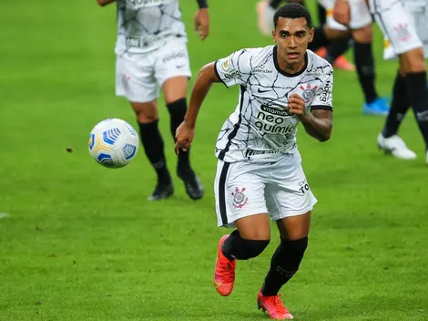 Corinthians renova com Du Queiroz e conversa com atacante