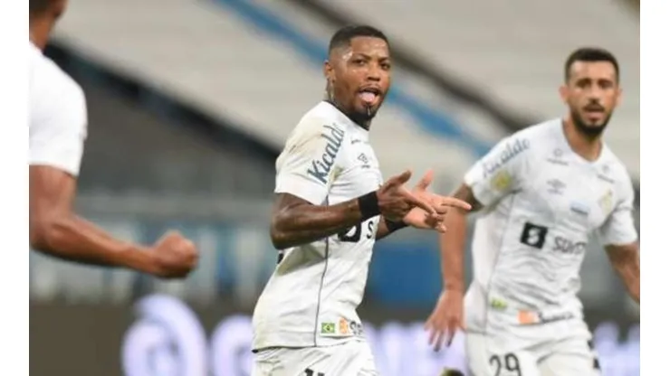 O Peixe também vai estrear uma homenagem a Pelé que passará a ser realizada em todos os jogos no estádio