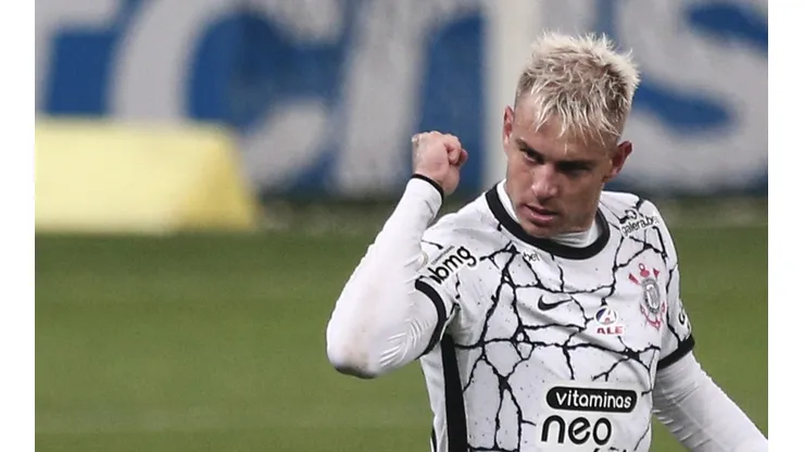 Róger Guedes está em ótima forma pelo Corinthians (Foto: Ettore Chierenguini/AGIF)