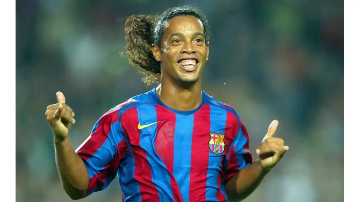 Ronaldinho Gaúcho foi considerado o melhor jogador dos anos 2000 pela Four Four Two (Foto: Getty Images)