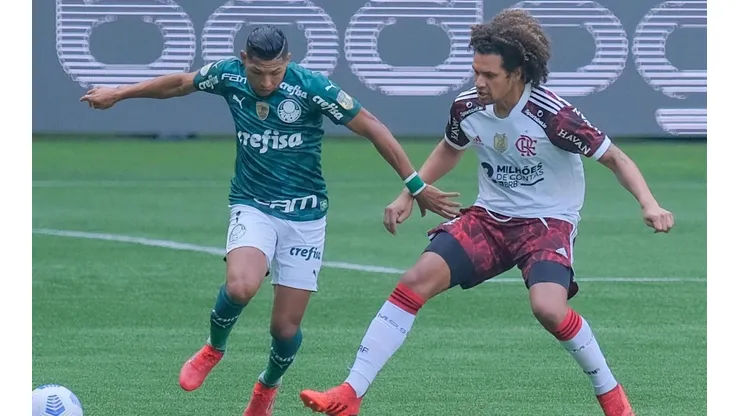 Última partida entre Palmeiras e Flamengo teve a configuração de uniforme que será usada na final da Libertadores (Foto: Marcello Zambrana/AGIF)