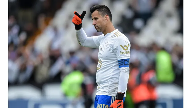 Fabio esteve em campo na última vitória do Cruzeiro sobre o Coritiba no Couto Pereira. Foto: Thiago Ribeiro/AGIF