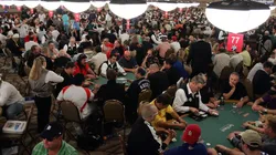 Salão lotado da WSOP em edições do passado (Foto: Getty Images)