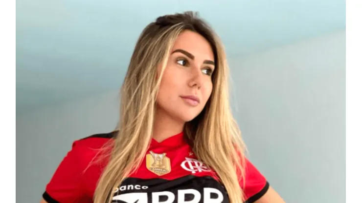 Carol Portaluppi com a camisa do Flamengo - Reprodução/Instagram