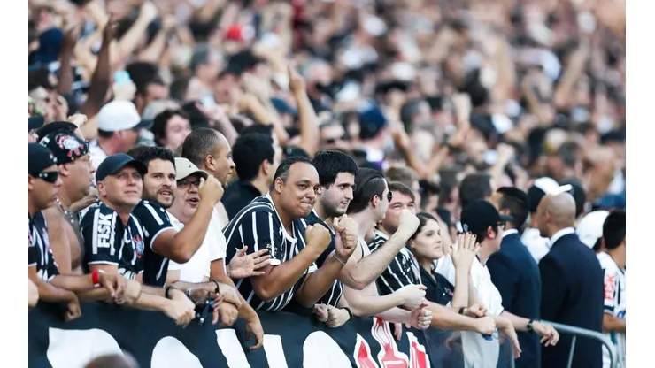 Torcida corintiana estará de volta nesta terça-feira, contra o Bahia (Getty Images)
