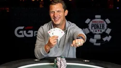 Jesse Klein faturou o bracelete na WSOP (Foto: Melissa Haereiti/PokerNews)