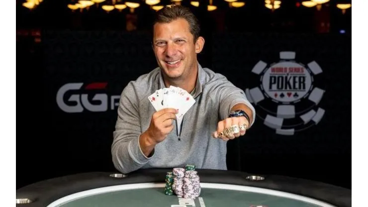 Jesse Klein faturou o bracelete na WSOP (Foto: Melissa Haereiti/PokerNews)