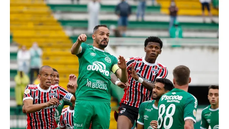 Chapecoense e São Paulo empataram por 1 a 1 na Arena Condá (Foto: Dinho Zanotto/AGIF)