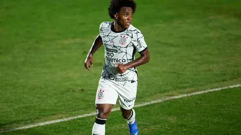Willian durante jogo entre Corinthians e Red Bull Bragantino (Diogo Reis/AGIF)