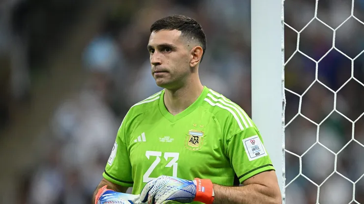 Dibu Martínez em partida da Copa do Mundo 2022 (Foto: Stuart Franklin/Getty Images)