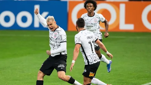 Jogadores do Corinthians comemoram gol no Brasileirão. (Foto: Getty Images)