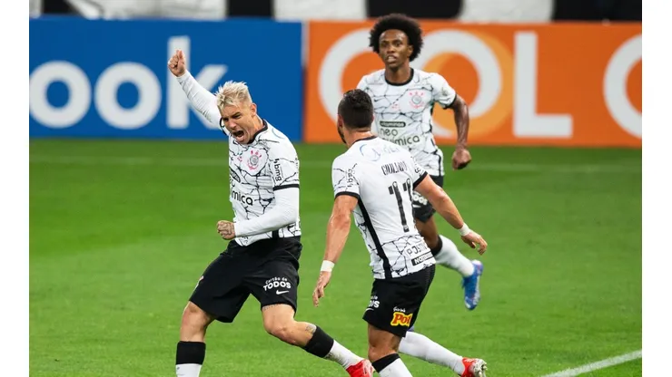 Jogadores do Corinthians comemoram gol no Brasileirão. (Foto: Getty Images)