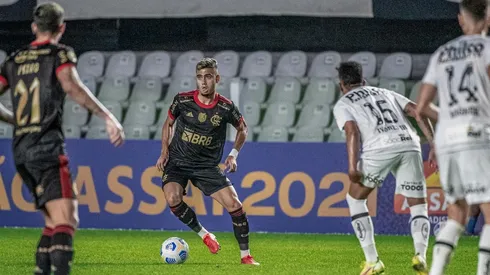 Flamengo foi denunciado no STJD por ter colocado Andreas Pereira sem que o atleta fizesse a quarentena (Foto: Alexandre Vidal / Flamengo)