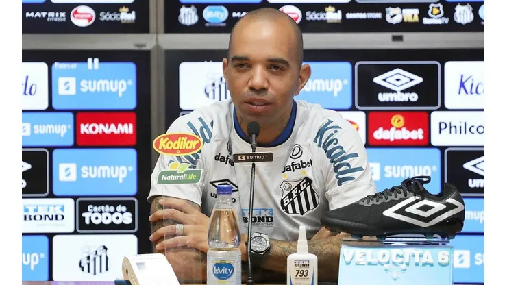 Diego Tardelli falou sobre forma física e posicionamento em campo (Foto: Pedro Ernesto Guerra Azevedo/Santos FC)
