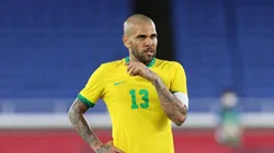 Daniel Alves responde ídolo do São Paulo sobre a sua grandeza no clube. (Foto: Getty Images)