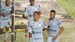 Jogadores do Santos comemoram gol contra a Juazeirense (Foto: Fernanda Luz/AGIF)