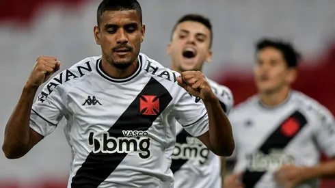 Léo Matos: livre de suspensão (Foto: Thiago Ribeiro/AGIF)