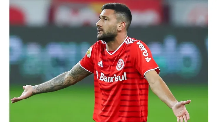 Boschilia: pode deixar o Colorado (Foto: Pedro H. Tesch/AGIF)