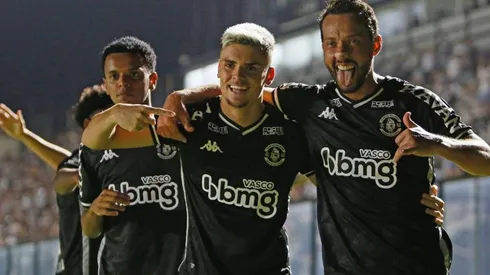 Pec agradece passe de Nenê, seu ídolo, para o gol na partida contra o Goiás (Foto: Rafael Ribeiro/Vasco)