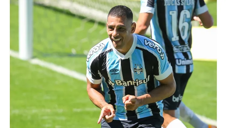 Times que mais sofrem com a "lei do ex" no Campeonato Brasileiro. (Foto: Pedro H. Tesch/AGIF)