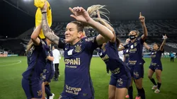 A festa das alvinegras. (Foto: Reprodução Twitter Brasileirão Neo Energia)