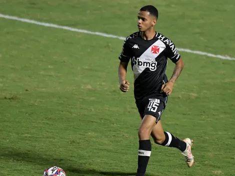 Riquelme dá assistência e chora ao homenagear avô, vítima da Covid-19