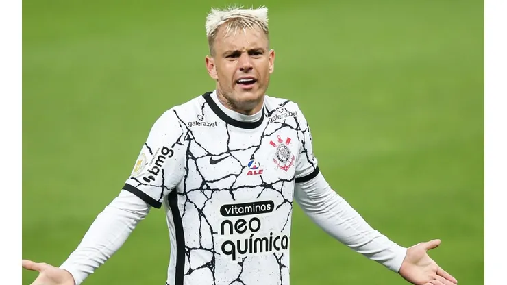 Róger Guedes marcou duas vezes contra o seu ex-clube (Foto: Getty Images)