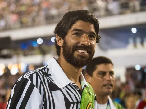 Loco Abreu se surpreende com titular de Enderson