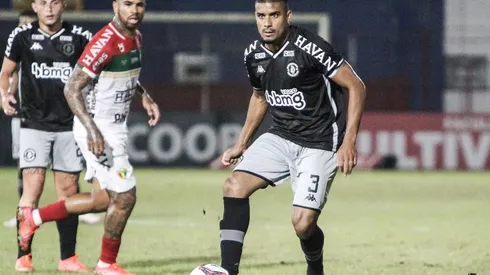 Léo Matos: suspenso para o próximo jogo (Foto: Beno Küster Nunes/AGIF)