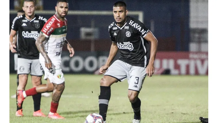 Léo Matos: suspenso para o próximo jogo (Foto: Beno Küster Nunes/AGIF)