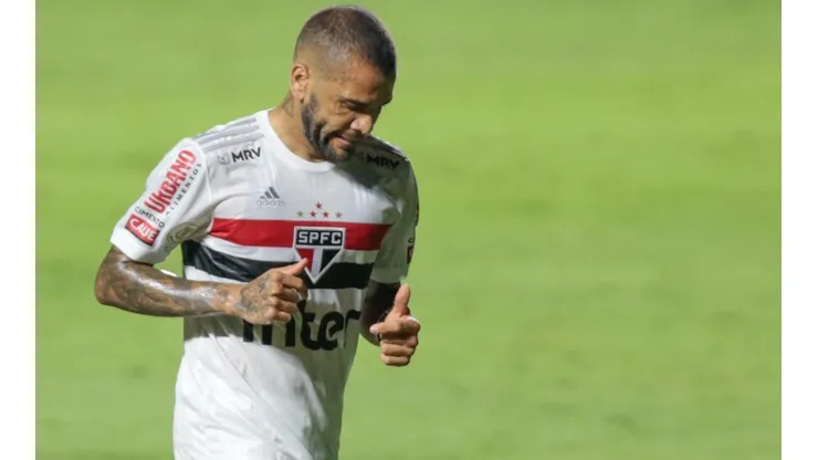 Daniel Alves e Fluminense não chegaram a um acordo (Foto: Marcello Zambrana/AGIF)