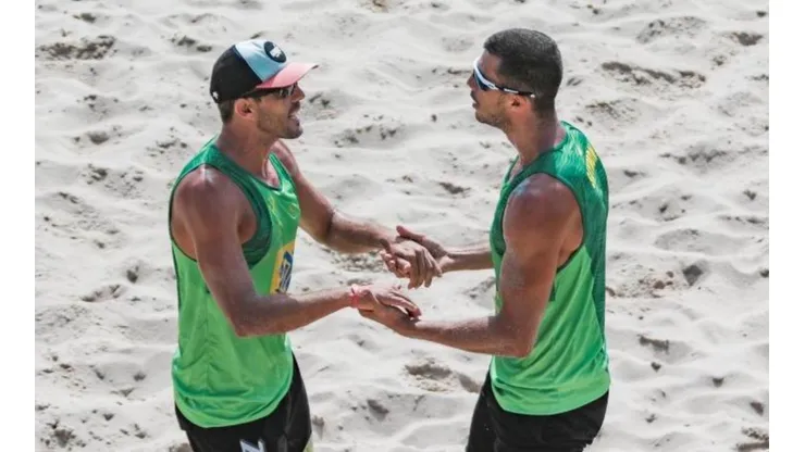 Oscar e Saymon estão nas semifinais no Rio de Janeiro. (Foto: Divulgação CBV)