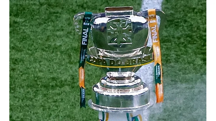 A tão cobiçada taça da Copa do Brasil (Foto: Getty Images)